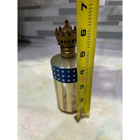 Lot of 2 Vintage oil lamps with American flag design, one has clear glass top - Picture 5 of 6